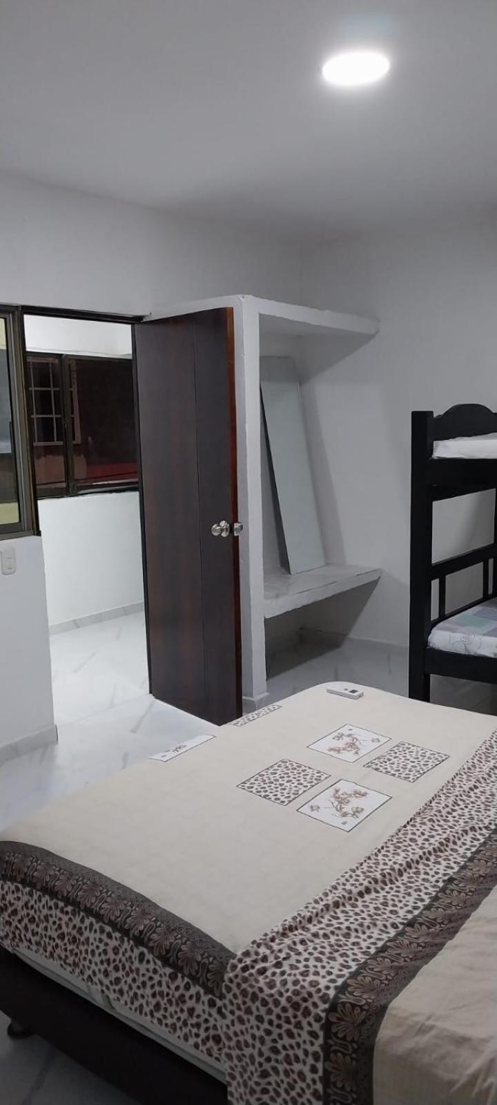 La Medellin Hostal Cartagena Luaran gambar